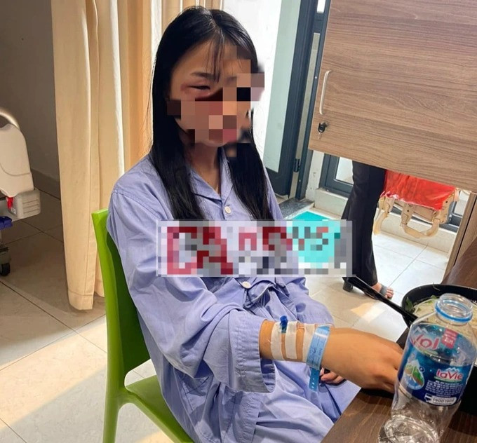 Nữ sinh bị đánh hội đồng (Ảnh: Đông Anh News). Nữ sinh bị đánh hội đồng (Ảnh: Đông Anh News).