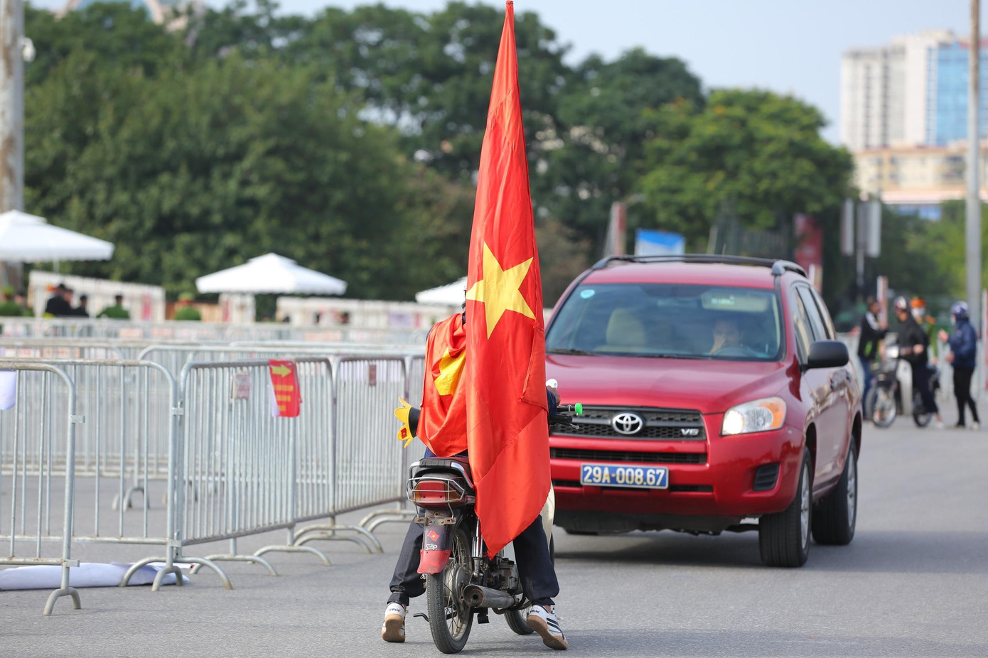 Trước trận đội tuyển Việt Nam vs Nhật Bản: Hà Nội rực sắc đỏ ảnh 51