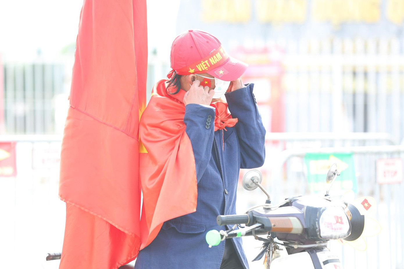 Trước trận đội tuyển Việt Nam vs Nhật Bản: Hà Nội rực sắc đỏ ảnh 50