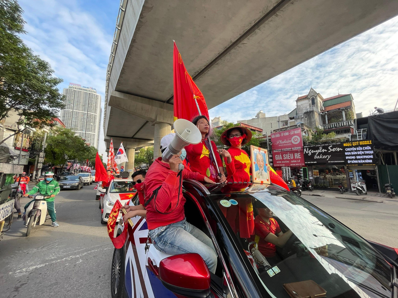 Trước trận đội tuyển Việt Nam vs Nhật Bản: Hà Nội rực sắc đỏ ảnh 64