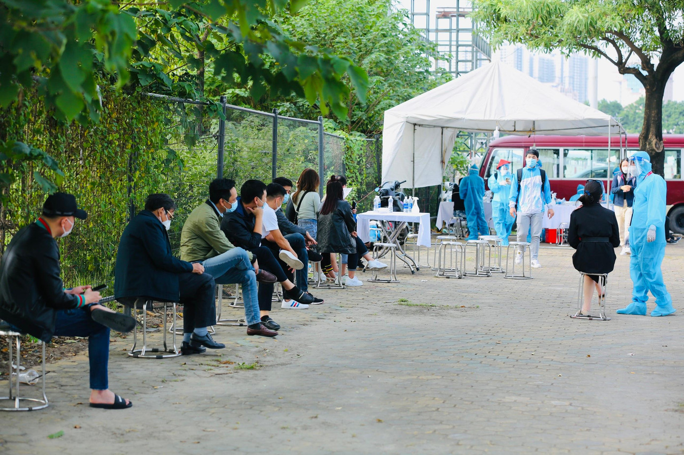 Trước trận đội tuyển Việt Nam vs Nhật Bản: Hà Nội rực sắc đỏ ảnh 41