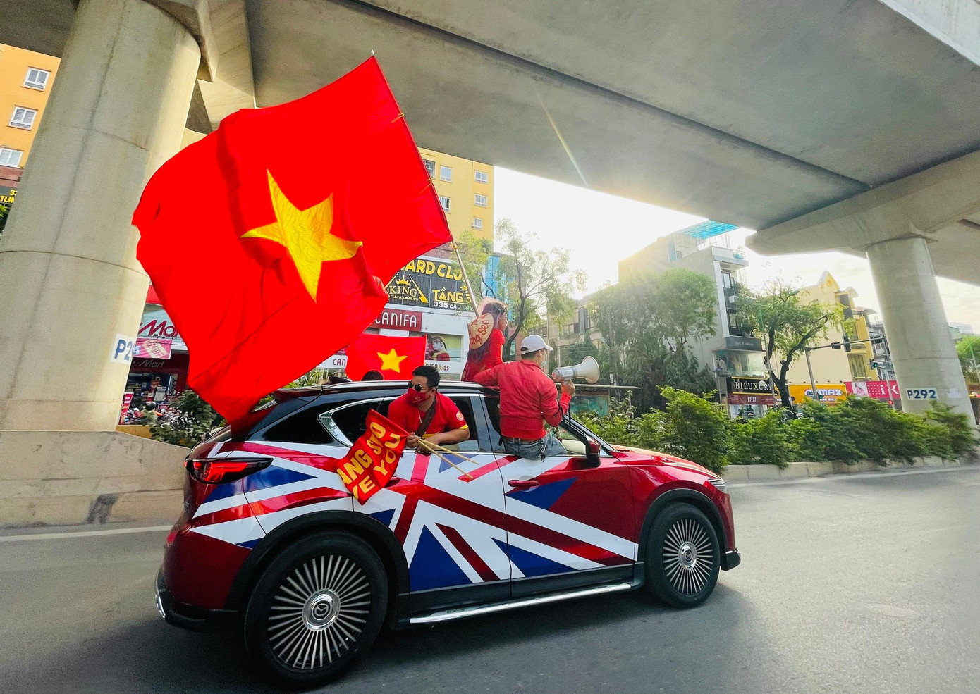 Trước trận đội tuyển Việt Nam vs Nhật Bản: Hà Nội rực sắc đỏ ảnh 61