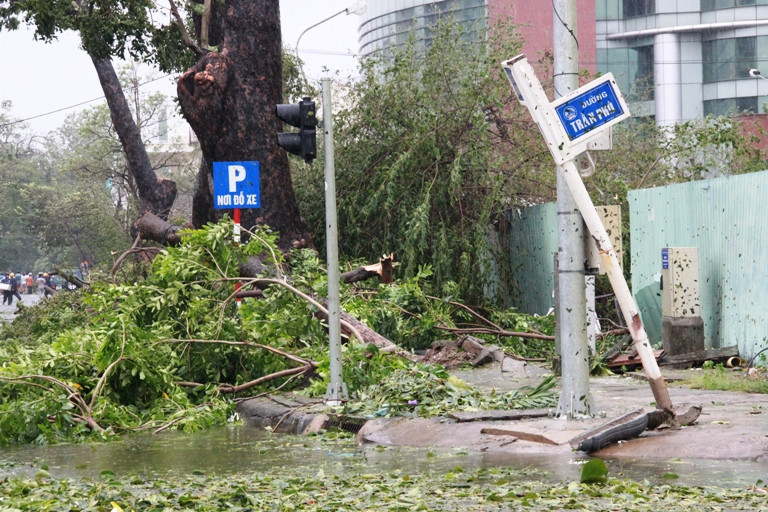 Đường xá ngổn ngang