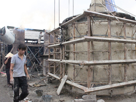 Khuôn trống khổng lồ. Ảnh: Hoàng Lam