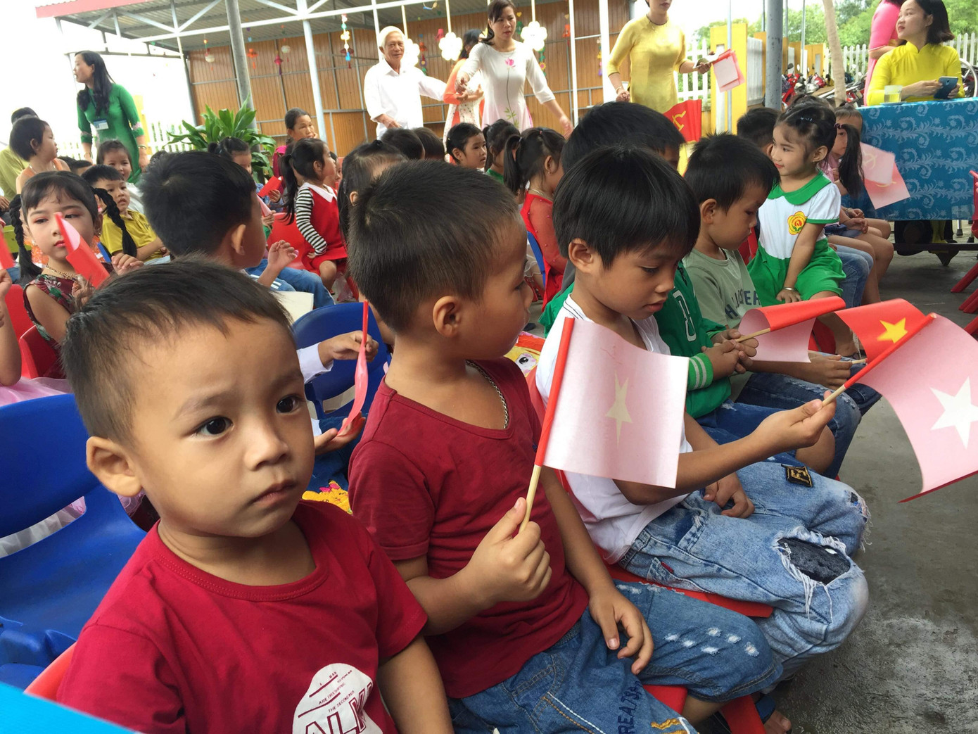 TT-Huế: Hơn 3.500 học sinh bỏ lỡ khai giảng do trường ngập lũ ảnh 8