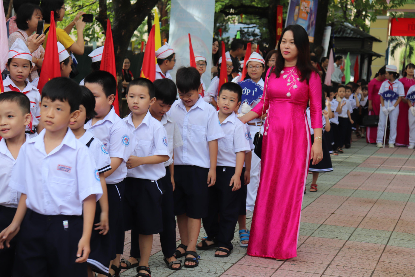 TT-Huế: Hơn 3.500 học sinh bỏ lỡ khai giảng do trường ngập lũ ảnh 11