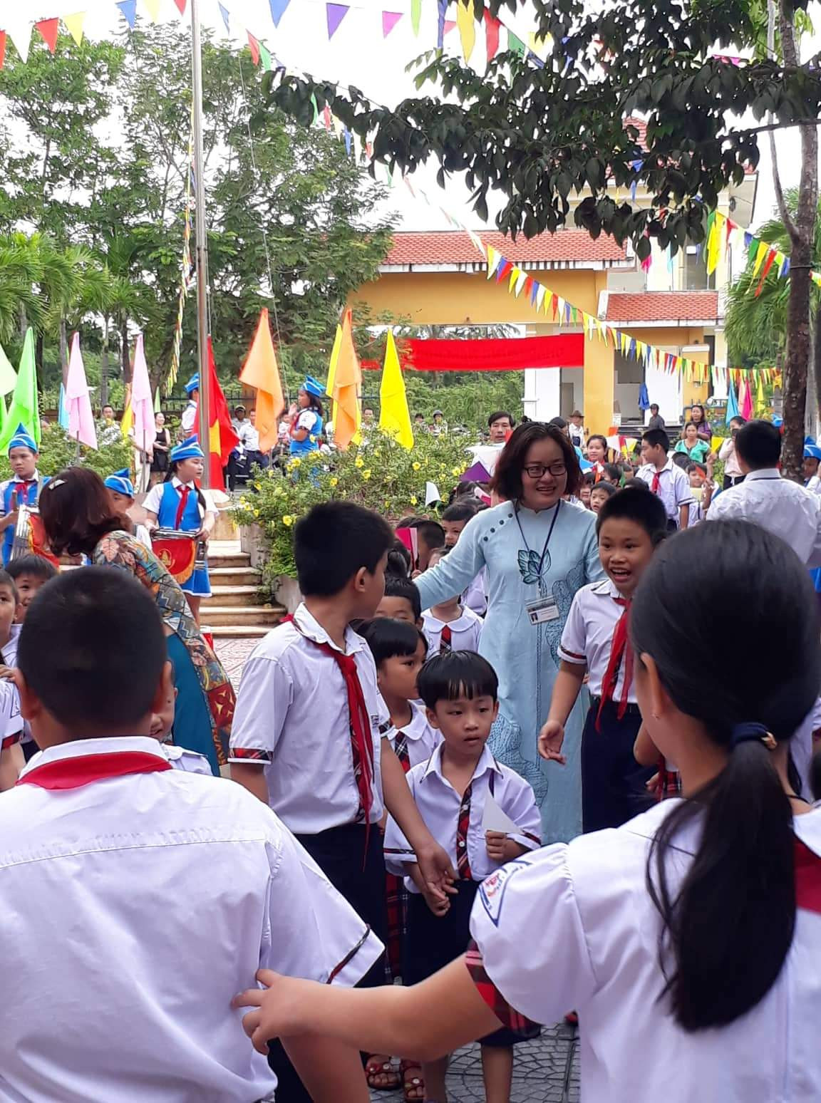 TT-Huế: Hơn 3.500 học sinh bỏ lỡ khai giảng do trường ngập lũ ảnh 9