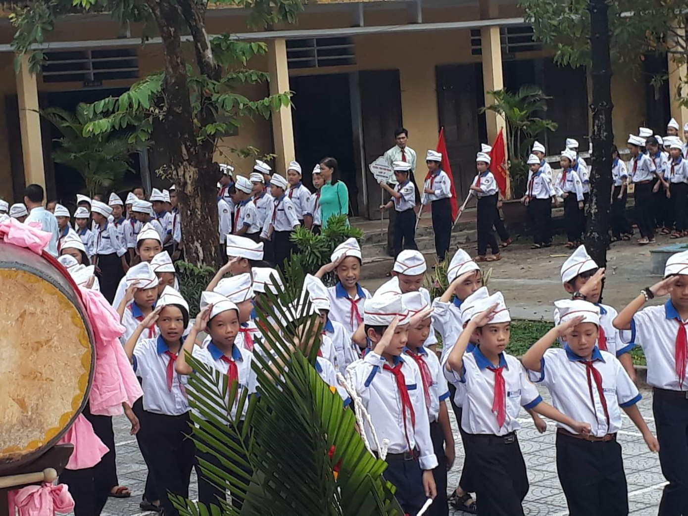 TT-Huế: Hơn 3.500 học sinh bỏ lỡ khai giảng do trường ngập lũ ảnh 7