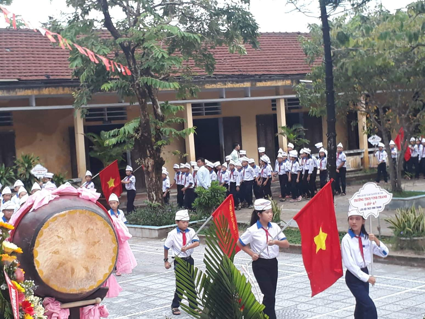 TT-Huế: Hơn 3.500 học sinh bỏ lỡ khai giảng do trường ngập lũ ảnh 6