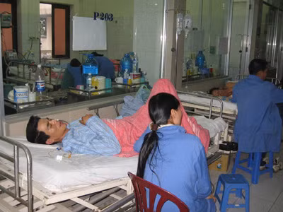 Bệnh nhân mắc tiêu chảy cấp trong vụ dịch tả năm 2010	Ảnh: Thái Hà