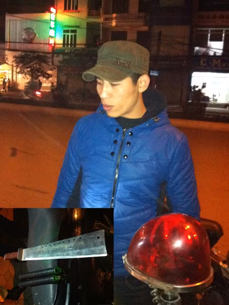 Doanh và thanh đao cùng côn nhị khúc bị tổ công tác 141 thu giữ