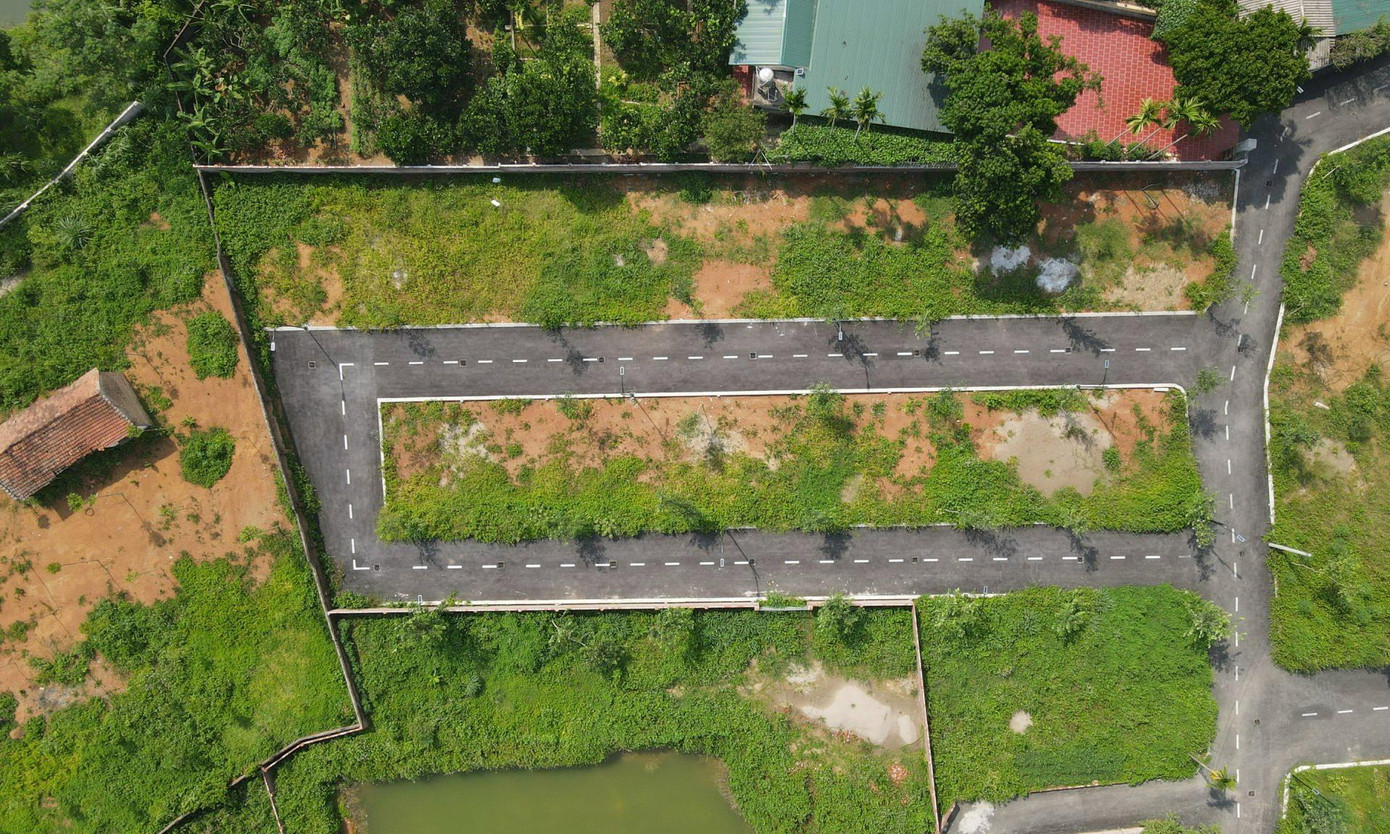 Ước tính với số tiền khoảng hơn 1 tỷ đồng/lô, sẽ có hàng nghìn tỷ đồng của nhà đầu tư "chôn vùi" theo những dự án đất phân lô quanh khu vực vùng ven Hà Nội.