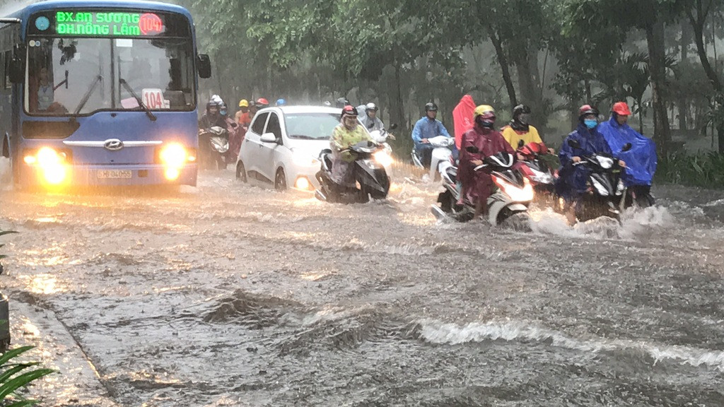 TPHCM 'thúc thủ' trước bão số 9 do 'cạn'… tầm nhìn? ảnh 5