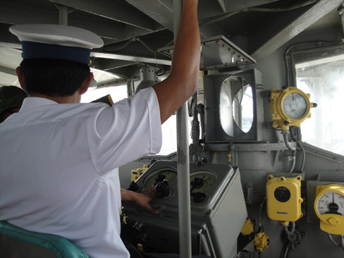 Trên buồng chỉ huy tác chiến