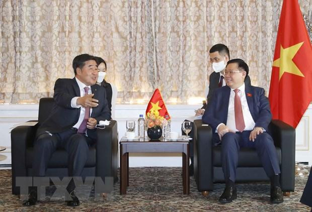 Chủ tịch Quốc hội Vương Đình Huệ tiếp Chủ tịch Hội đồng Quản trị Tập đoàn SK Chey Tae Won. (Ảnh: Doãn Tấn/TTXVN) Chủ tịch Quốc hội Vương Đình Huệ tiếp Chủ tịch Hội đồng Quản trị Tập đoàn SK Chey Tae Won. (Ảnh: Doãn Tấn/TTXVN)