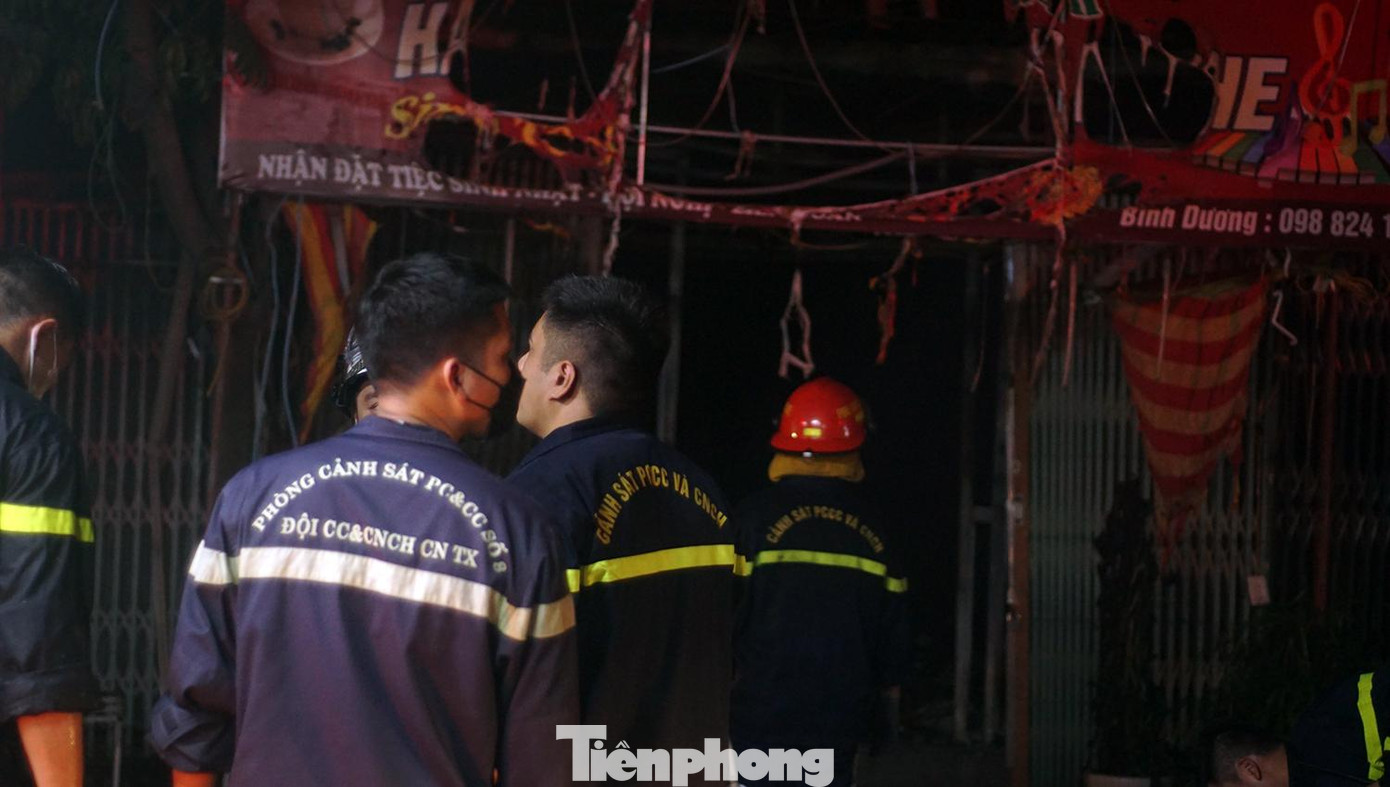 Theo một số người dân, vụ hỏa hoạn được cho là bùng phát từ quán ca nhạc hát cho nhau nghe.