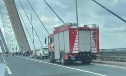 Vụ việc xảy ra trên cầu Nhật Tân. Vụ việc xảy ra trên cầu Nhật Tân.