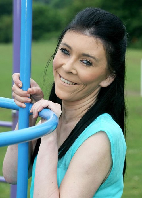 Hình ảnh Zaza mới đây, sau ca phẫu thuật căng da mặt và nâng mũi. Ảnh: Mirror.co.uk.. Hình ảnh Zaza mới đây, sau ca phẫu thuật căng da mặt và nâng mũi. Ảnh: Mirror.co.uk.