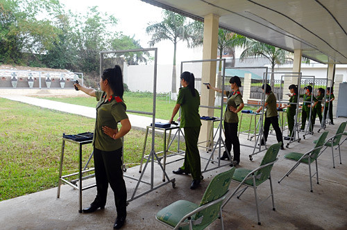 Cuộc thi nhằm đánh giá kết quả công tác giảng dạy, huấn luyện quân sự, võ thuật của các đơn vị, học viện, trường CAND. Mỗi một lượt bắn có 8 nữ sinh dự thi