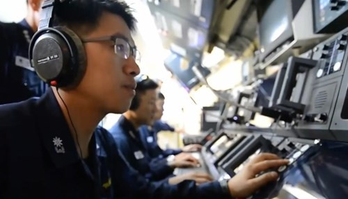 Xem tàu ngầm Type 214 Hàn Quốc lặn, phóng ngư lôi ảnh 1