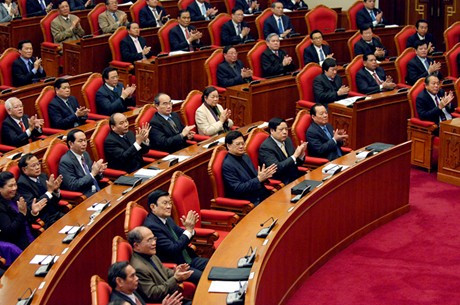 Trung ương họp phiên bế mạc ảnh 1