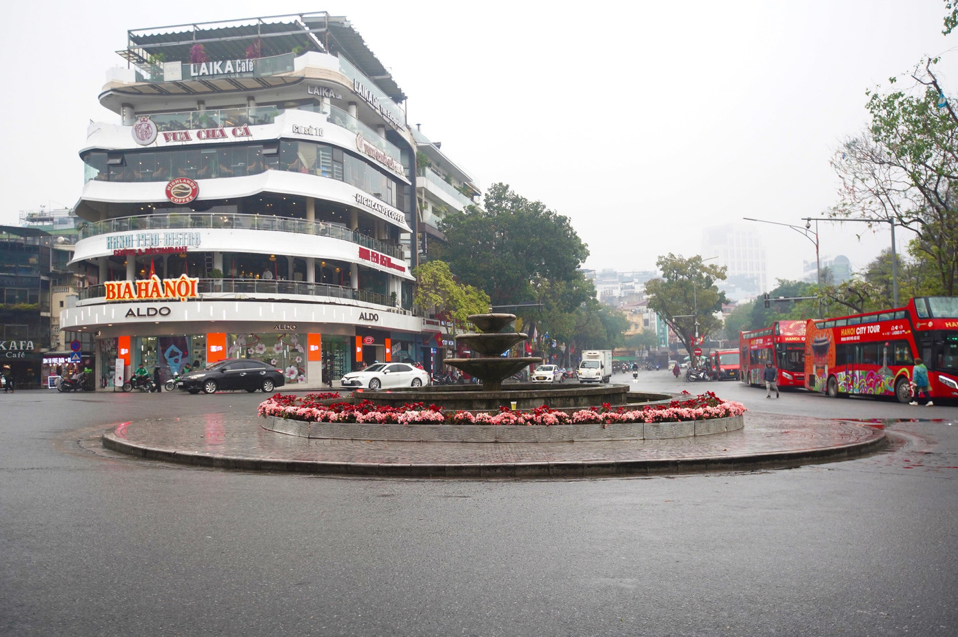 Hình ảnh Quảng trường Đông Kinh Nghĩa Thục vào sáng nay.