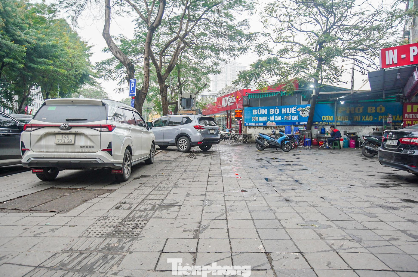 Phố Trần Đại Nghĩa (quận Hai Bà Trưng), một trong tuyến phố đủ điều kiện cho thuê vỉa hè.