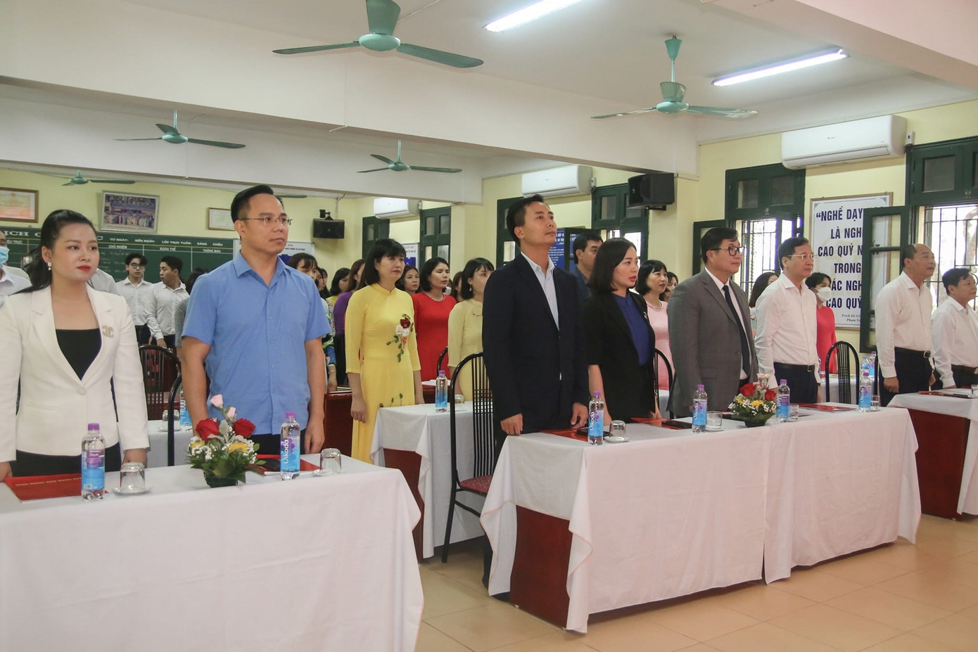 Lễ kết nạp Đảng cho học sinh Nguyễn Minh Hiển được tổ chức trang trọng Lễ kết nạp Đảng cho học sinh Nguyễn Minh Hiển được tổ chức trang trọng