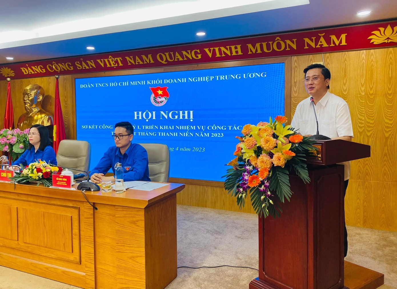 Ông Vũ Trí Thắng, Trưởng Ban Dân vận Đảng uỷ Khối phát biểu tại hội nghị Ông Vũ Trí Thắng, Trưởng Ban Dân vận Đảng uỷ Khối phát biểu tại hội nghị