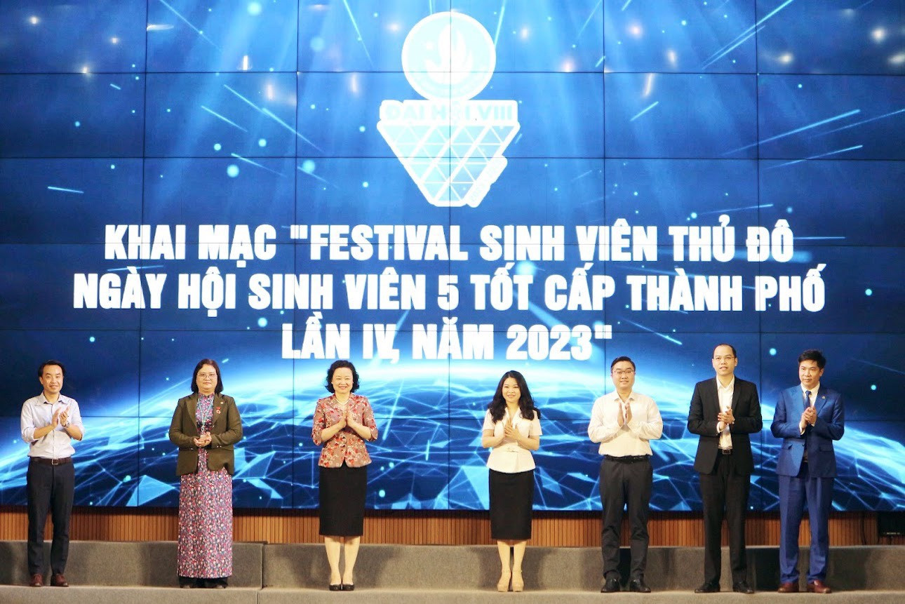 Các đại biểu khai mạc Festival sinh viên Thủ đô và“Ngày hội Sinh viên 5 tốt” cấp Thành phố lần thứ IV, năm 2023 Các đại biểu khai mạc Festival sinh viên Thủ đô và“Ngày hội Sinh viên 5 tốt” cấp Thành phố lần thứ IV, năm 2023