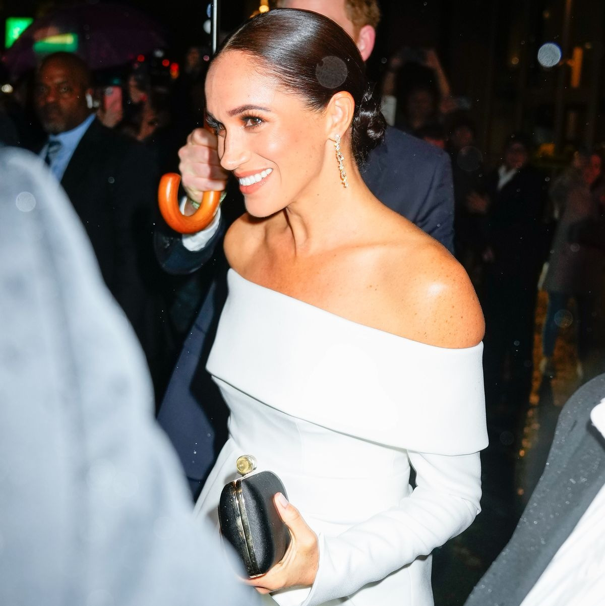 Công nương Meghan của Anh xếp thứ 6 trong danh sách. Năm 2022, Nữ công tước xứ Sussex mua 97 mặt hàng mới, trong đó 70 món đồ được xác định có giá 106.938 bảng Anh (3 tỷ đồng). Giá trung bình mỗi món đồ thời trang là 1.527 bảng Anh (43,7 triệu đồng). Ảnh: Getty Images.