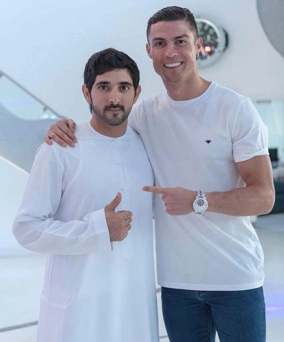 Cristiano Ronaldo đeo đồng hồ triệu USD khi diện kiến Thái tử Dubai Sheikh Hamdan. Ảnh: IG.