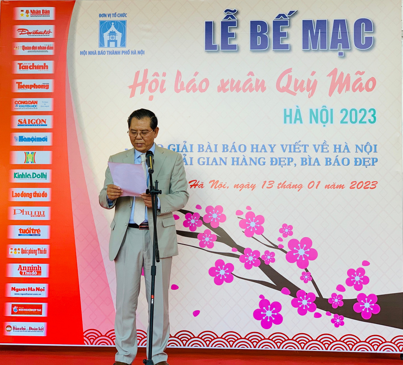 Chủ tịch Hội Nhà báo Thành phố Hà Nội Tô Quang Phán phát biểu tại Lễ Bế mạc Hội báo Xuân Quý Mão - Hà Nội 2023. Chủ tịch Hội Nhà báo Thành phố Hà Nội Tô Quang Phán phát biểu tại Lễ Bế mạc Hội báo Xuân Quý Mão - Hà Nội 2023.