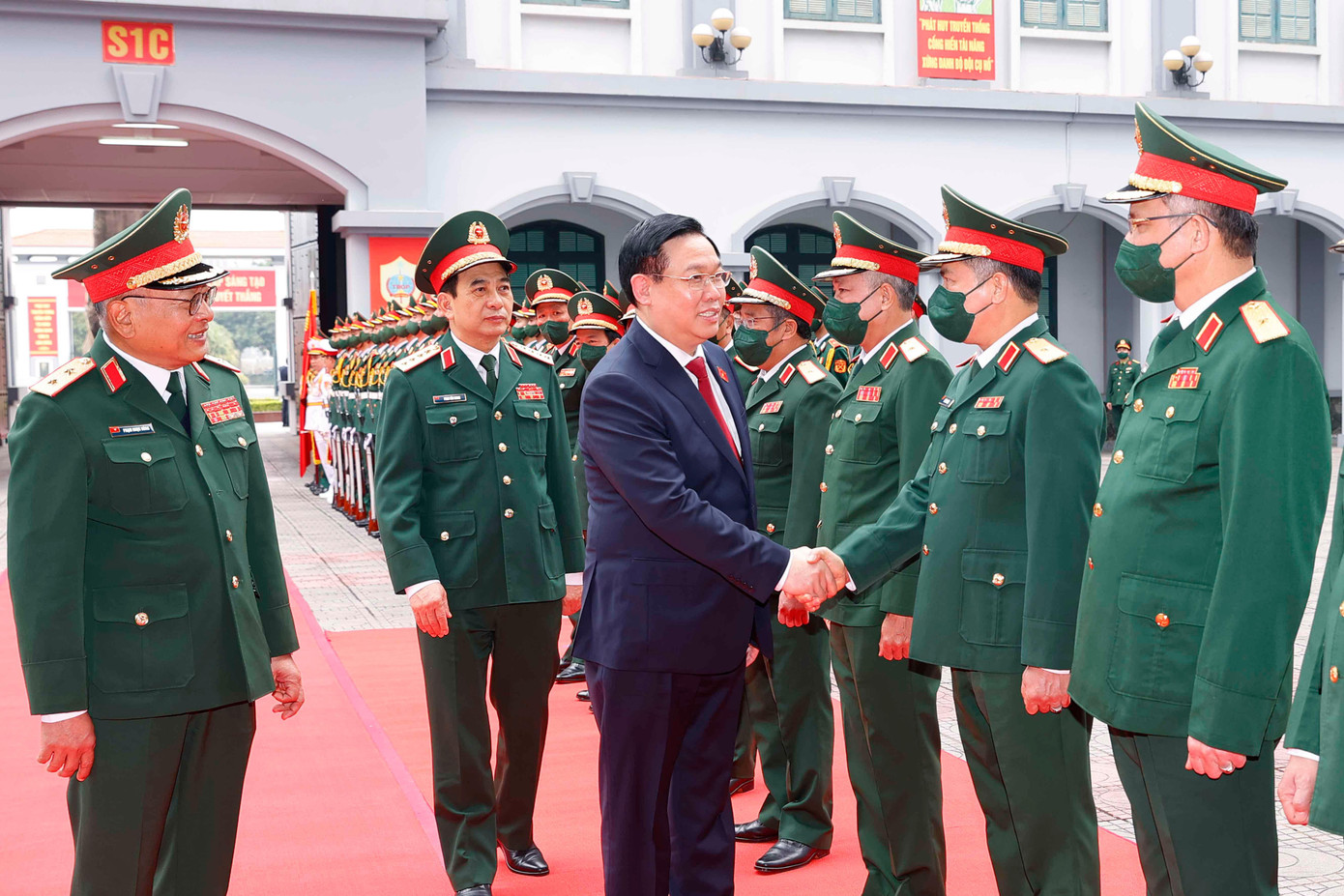 Chủ tịch Quốc hội biểu dương những cố gắng và thành tích của Tổng cục II trong năm 2021. (Ảnh: Doãn Tấn) Chủ tịch Quốc hội biểu dương những cố gắng và thành tích của Tổng cục II trong năm 2021. (Ảnh: Doãn Tấn)