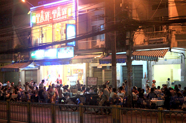 Những con phố ăn uống nổi tiếng ở Sài Gòn ảnh 1