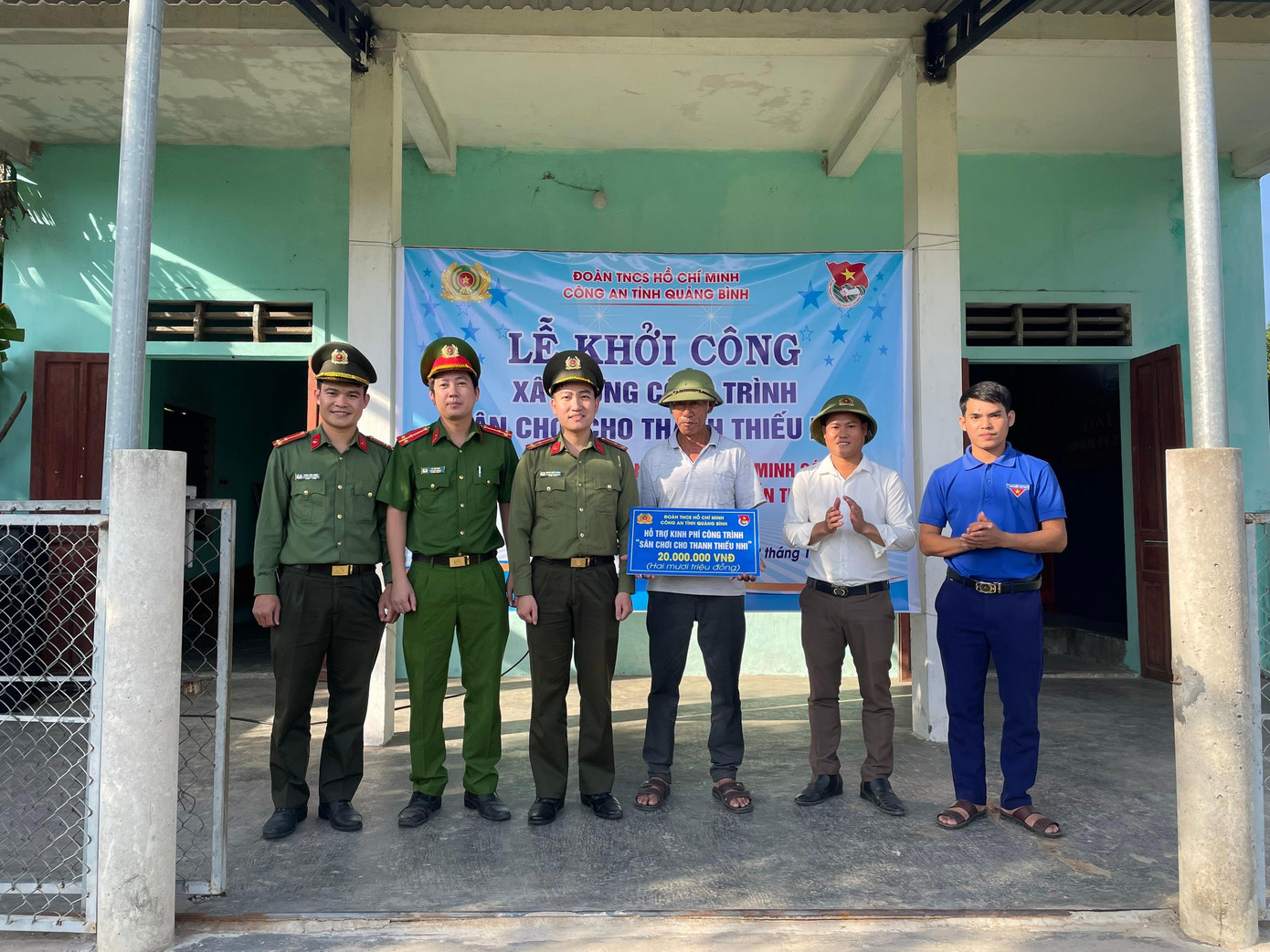 Xây dựng công trình cho thanh thiếu nhi Xây dựng công trình cho thanh thiếu nhi