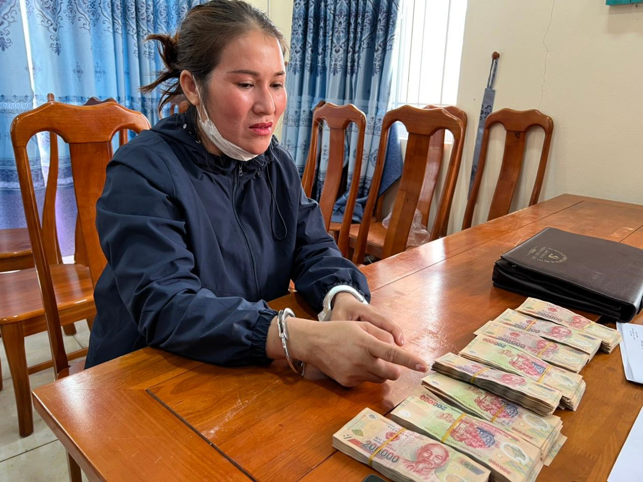 Đối tượng Yến tại cơ quan công an.