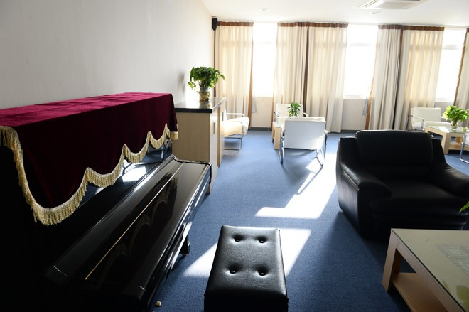 Phòng thu âm phục vụ cho hoạt động giảng dạy và học tập của các bộ môn năng khiếu 