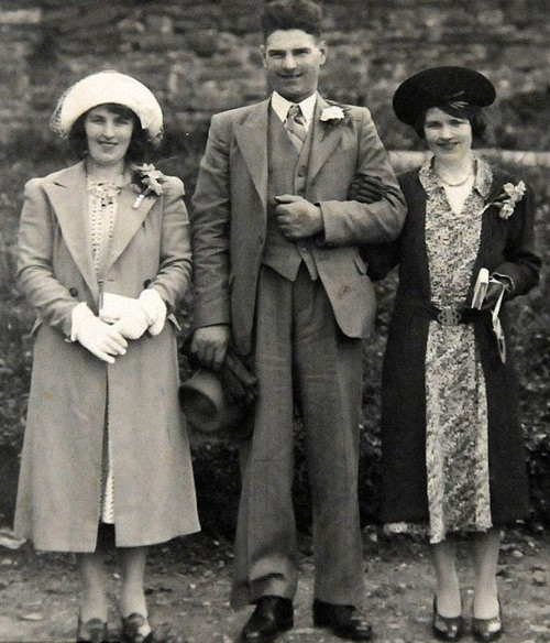 Cụ Ena, Lily cùng chồng của cụ Lily khi còn trẻ.