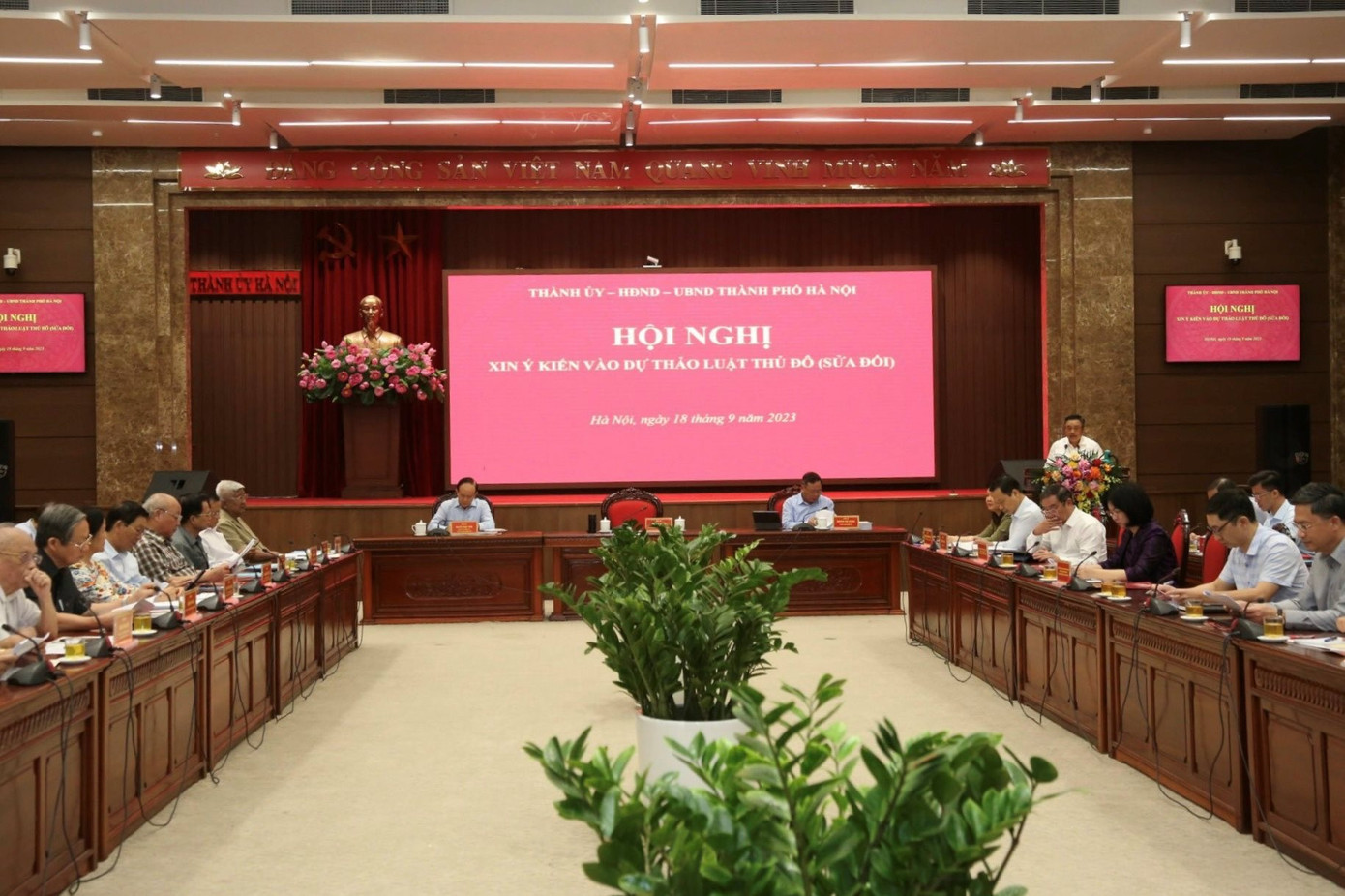 Toàn cảnh Hội nghị góp ý Dự thảo Luật Thủ đô (sửa đổi) được tổ chức ngày 18/9.