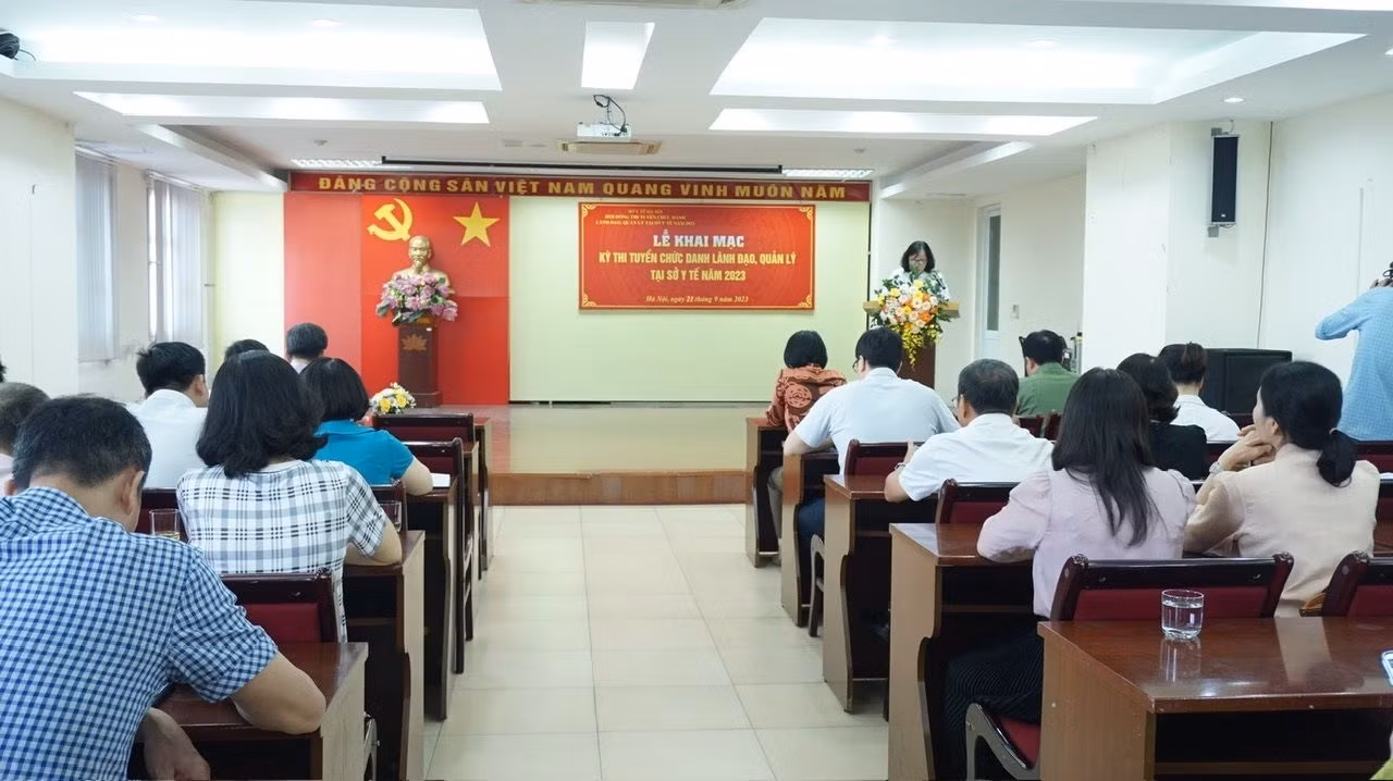 12 thí sinh tham dự kỳ thi tuyển 5 chức danh lãnh đạo của Ngành y tế Thủ đô