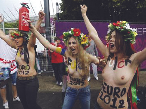 Ba thành viên của Femen trong một cuộc biểu tình mới đây