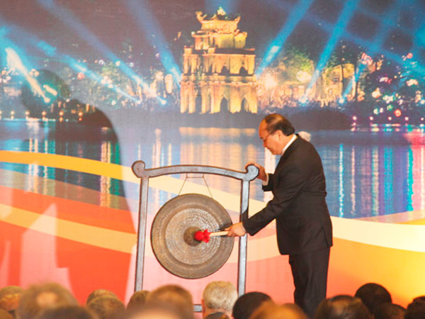 Trong khuôn khổ kỳ họp, dự kiến chiều nay, Trưởng Bộ phận Phòng chống tội phạm dược phẩm và làm giả các sản phẩm y tế và một số chuyên gia sẽ họp báo, thảo luận về các hành động đang được thực thi nhằm đấu tranh chống buôn bán trái phép tân dược giả. Ngày 2-11, Giám đốc Chương trình Tội phạm môi trường Interpol sẽ cung cấp cho báo giới chi tiết Dự án Predator nhằm bảo vệ số lượng hổ trên thế giới, sau khi dự án được công bố tại Đại hội đồng. Ngày 3-11, bế mạc kỳ họp.