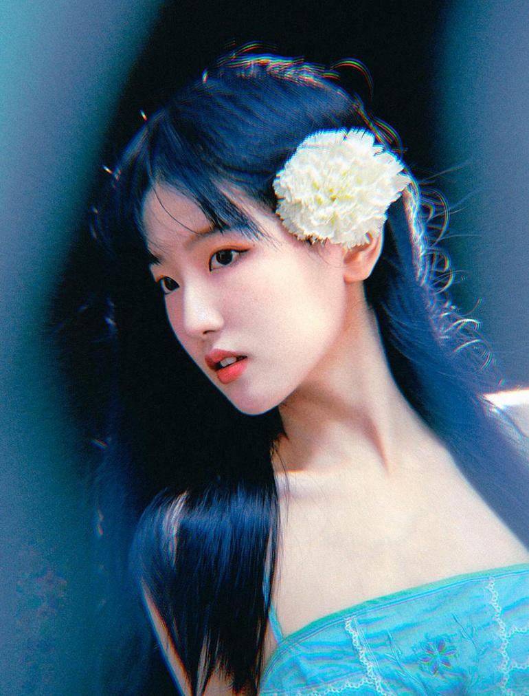 Xinh đẹp, tài năng, chăm chỉ và tham vọng là những ấn tượng mà Mạnh Vũ Đồng tạo được.