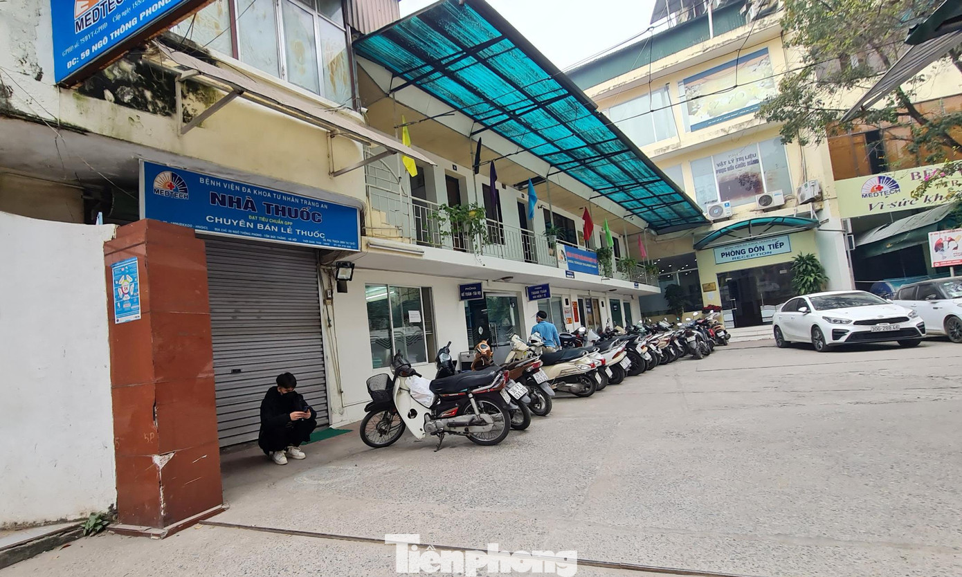 Tháng 9/2013, UBND TP có văn bản số 892 và văn bản số 4491 ngày 1/7/2015 chấp thuận cho Công ty CP xây dựng lắp máy điện nước Hà Nội và Bệnh viện đa khoa tư nhân Tràng An gia hạn thời gian phải di chuyển cơ sở khám chữa bệnh tại địa chỉ nêu trên đến hết ngày 30/6/2017.