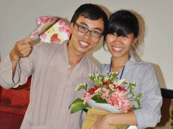 Hà Tùng Long cùng bạn tu ở chùa Bằng