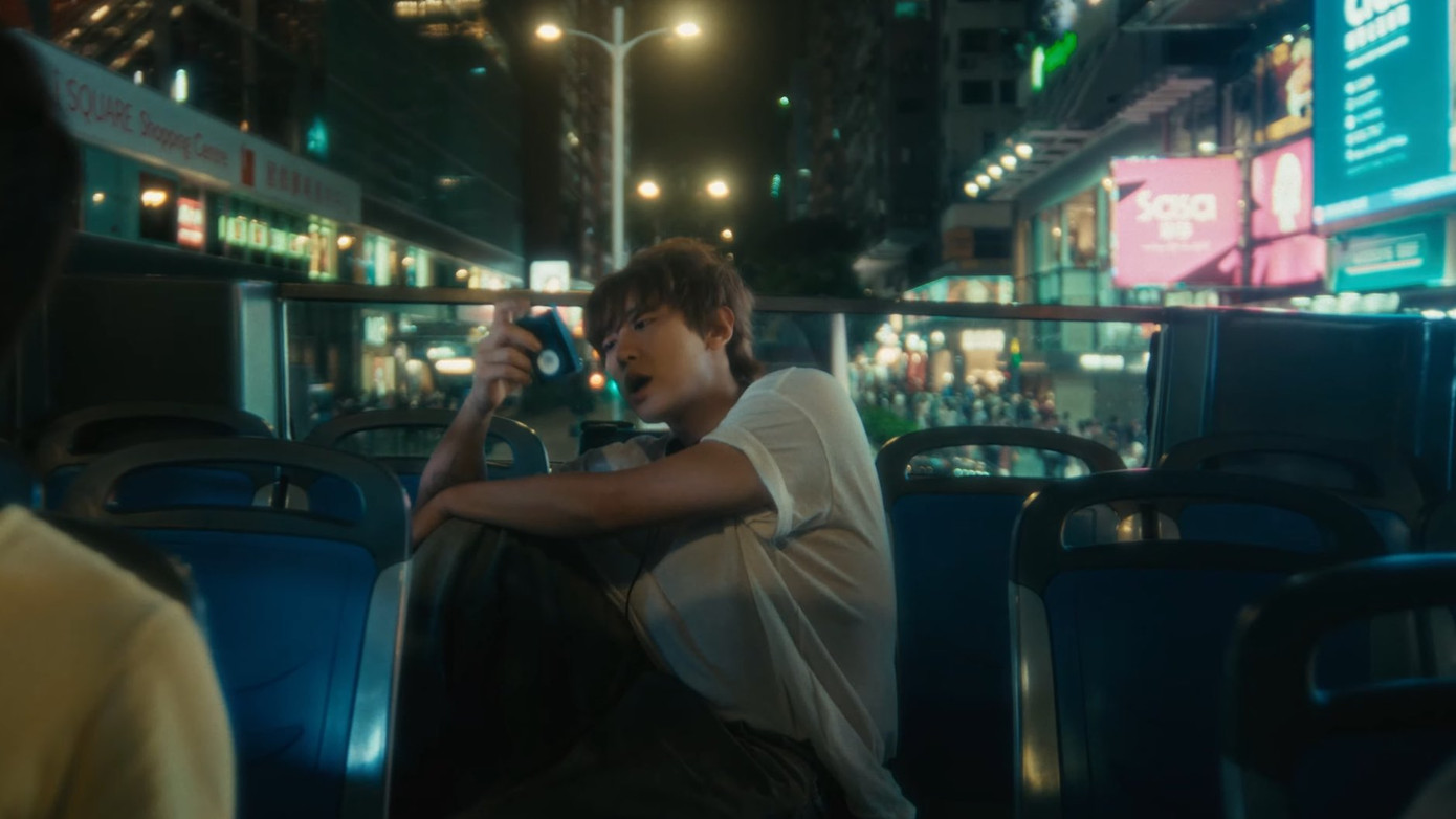 Quang cảnh phố đêm Hồng Kông nhận được nhiều sự yêu thích bởi độ lỗng lẫy và xa hoa. Quang cảnh phố đêm Hồng Kông nhận được nhiều sự yêu thích bởi độ lỗng lẫy và xa hoa.