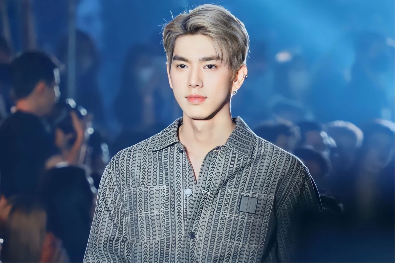 Bright sớm quen mặt với khán giả sau loạt vai chính trong Điên Thì Có Sao bản Thái, Mặt nạ thủy tinh, Tình nồng vấn vương...