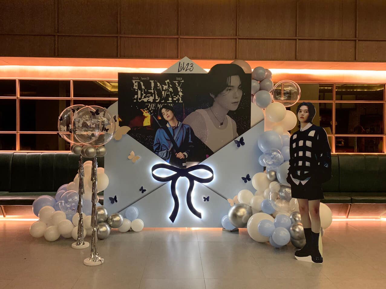 Background sự kiện tại CGV Metropolis Liễu Giai, Hà Nội. Ảnh: Lil23r’meow - From SHINE BTSVN.