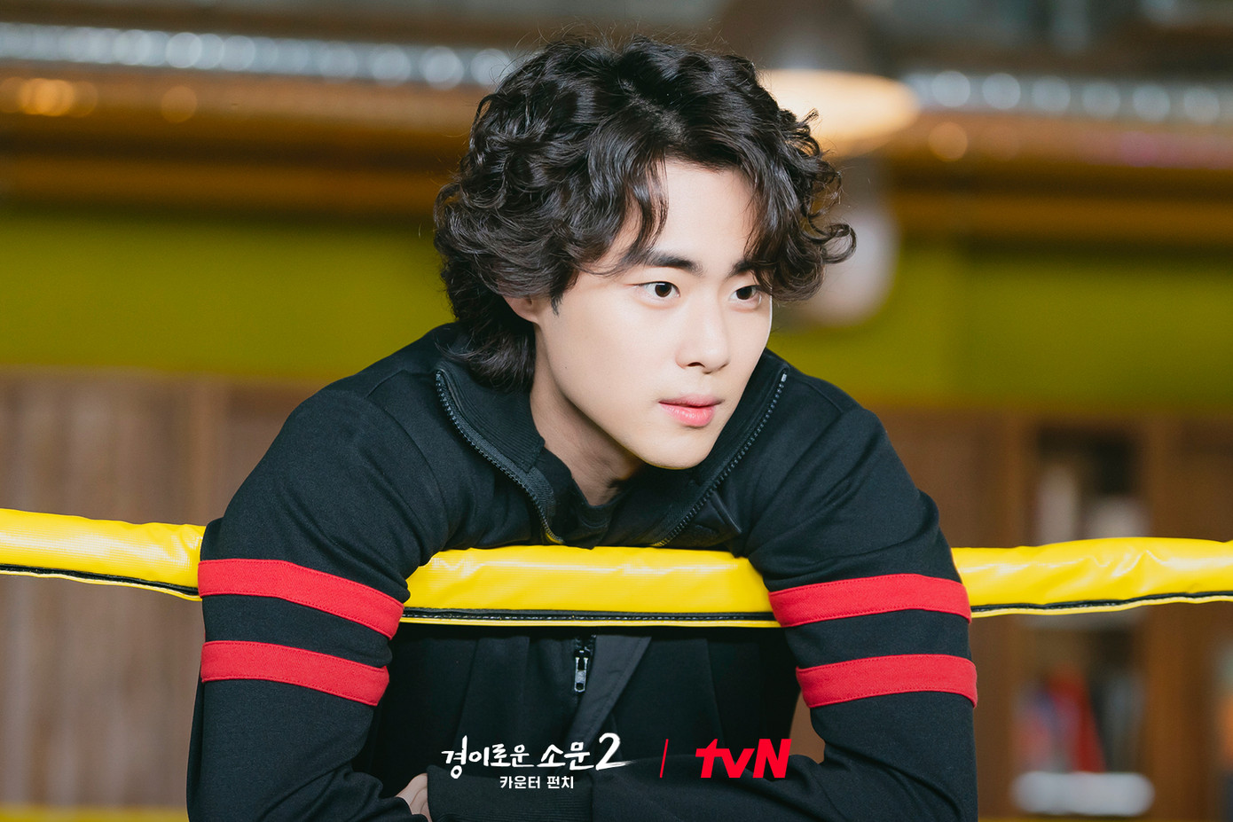 Tạo hình tóc "càng ngày càng xoăn" của Jo Byung Gyu trở thành một trong những điểm nhấn khó quên nhất trong cả 2 mùa. Tạo hình tóc "càng ngày càng xoăn" của Jo Byung Gyu trở thành một trong những điểm nhấn khó quên nhất trong cả 2 mùa.